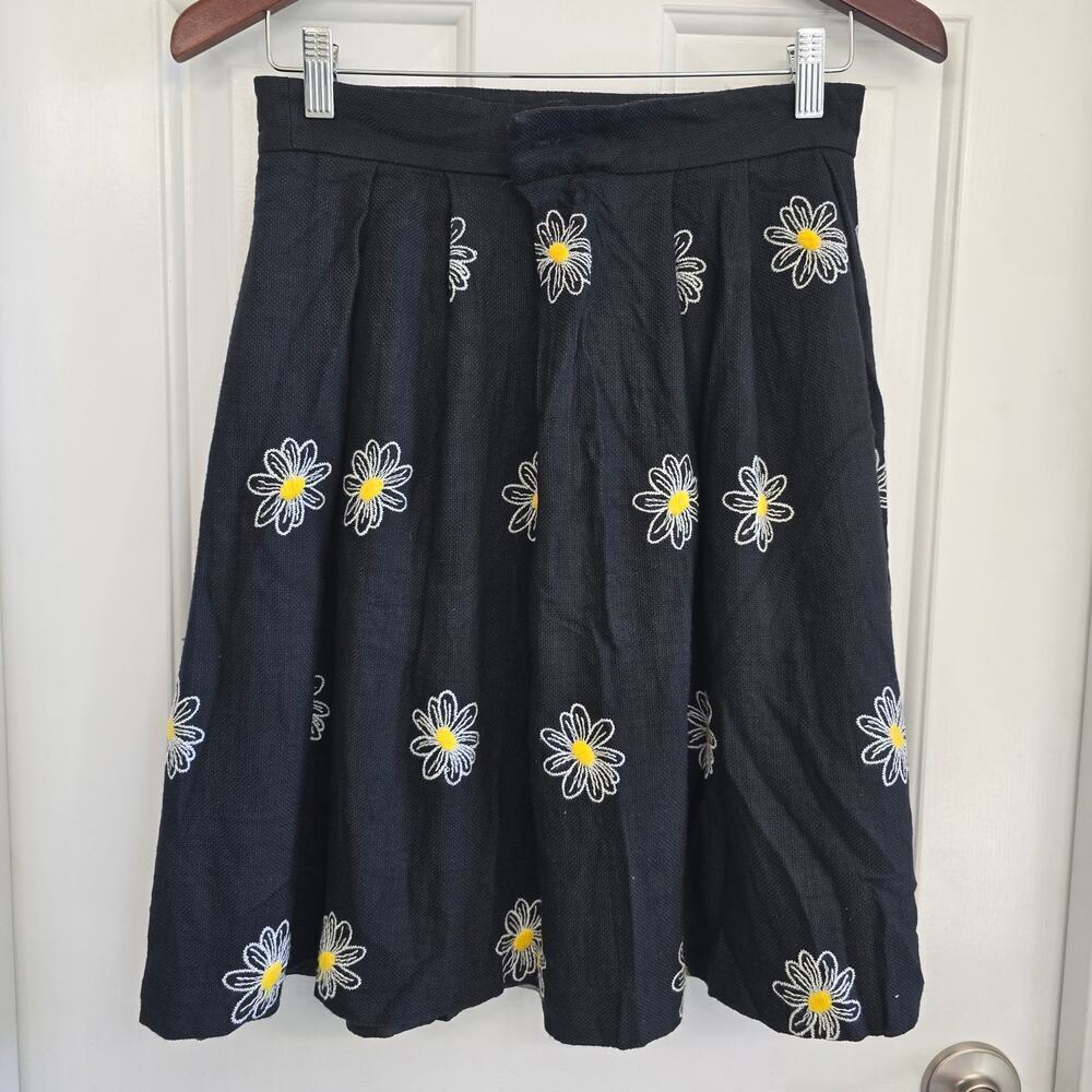 Weill Black Yellow Daisy Embroidered Pleated Skirt Knee Length 6 Viscose Lined
